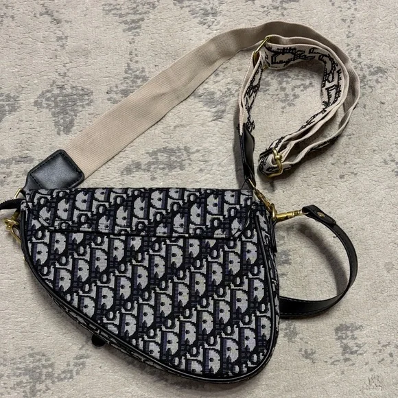Oblique Black & White Saddle Bag - Picture 5 of 10